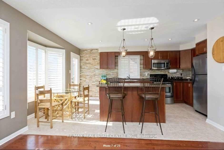 Photo 10 of 904 Zelinsky Crescent, Milton, Coates — HOMEH