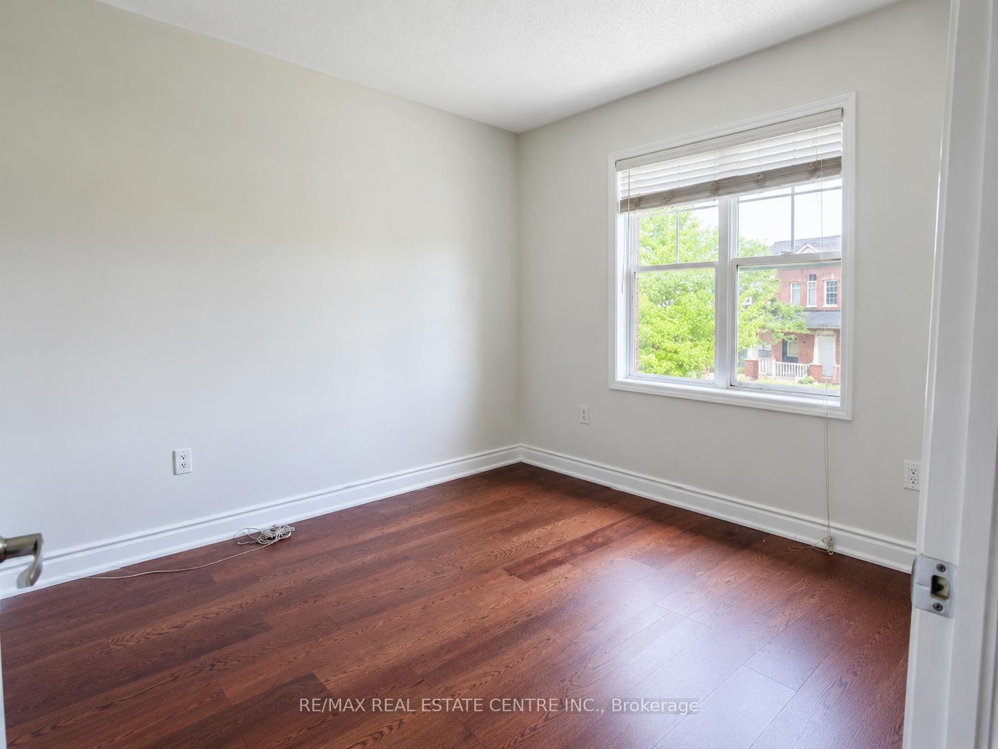 Photo 21 of 904 Zelinsky Crescent, Milton, Coates — HOMEH