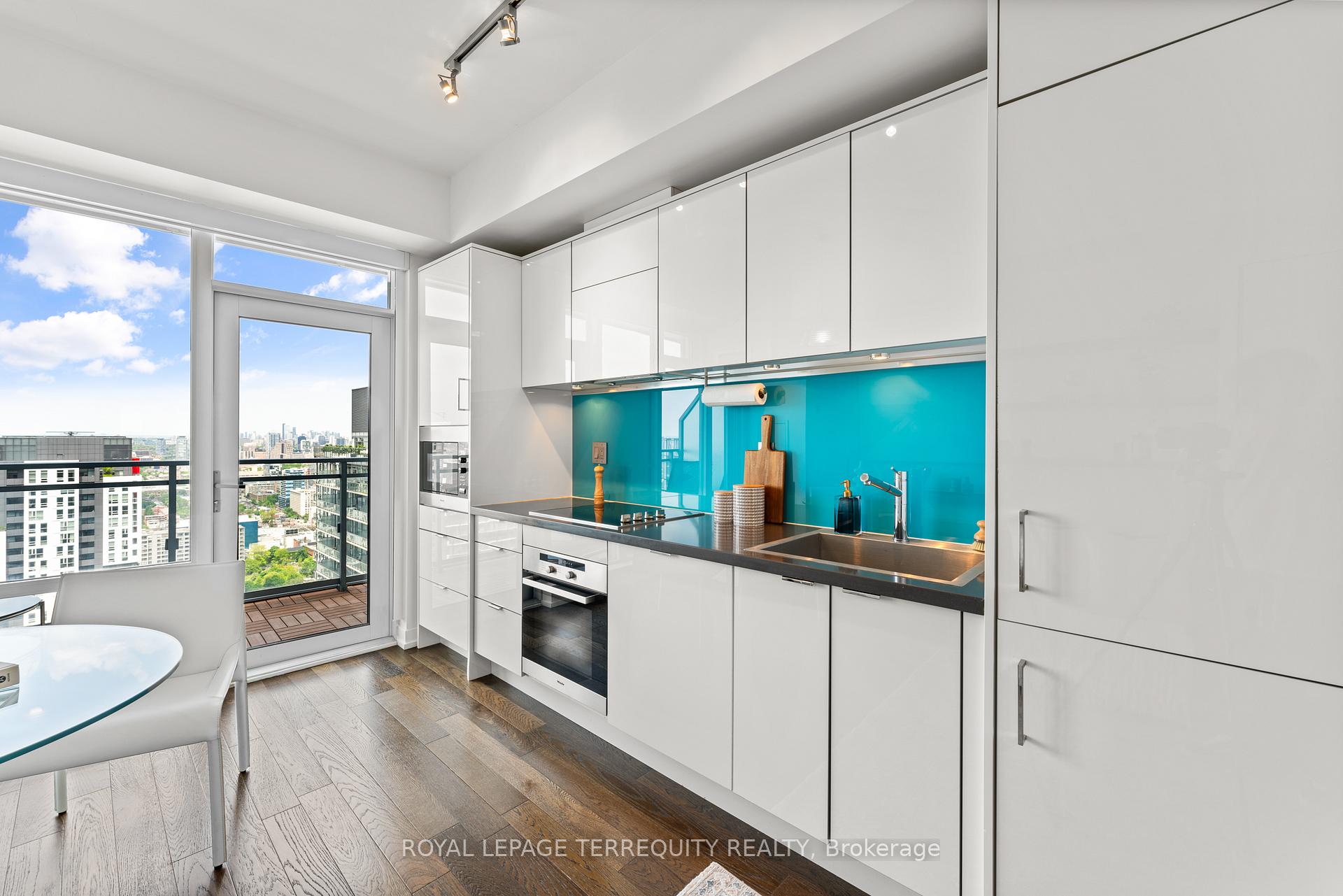 Photo 3 of Unit 4203, 21 Widmer Street, Toronto, Waterfront Communities — HOMEH