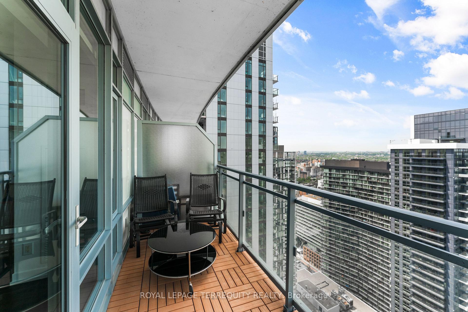 Photo 5 of Unit 4203, 21 Widmer Street, Toronto, Waterfront Communities — HOMEH