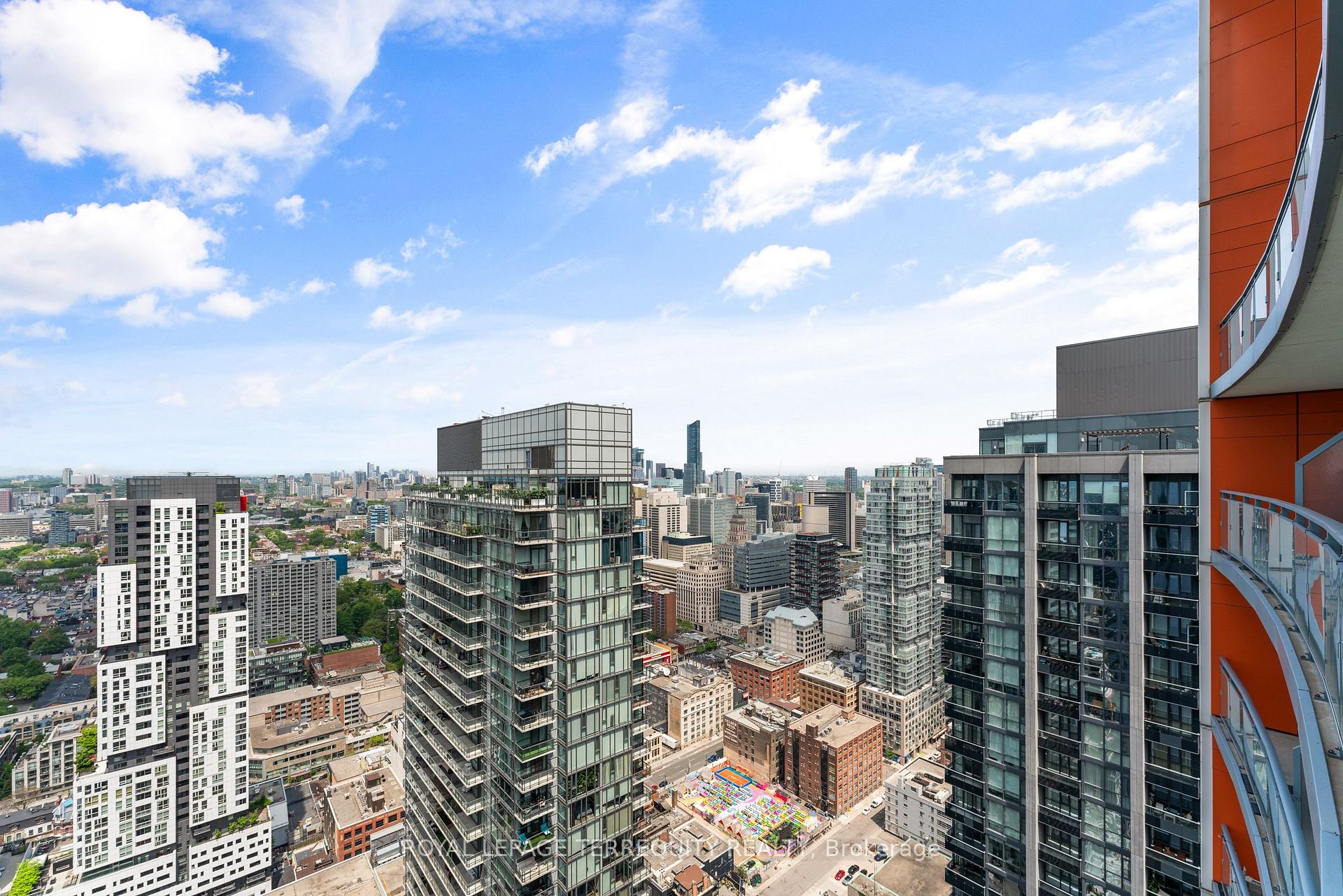 Photo 6 of Unit 4203, 21 Widmer Street, Toronto, Waterfront Communities — HOMEH