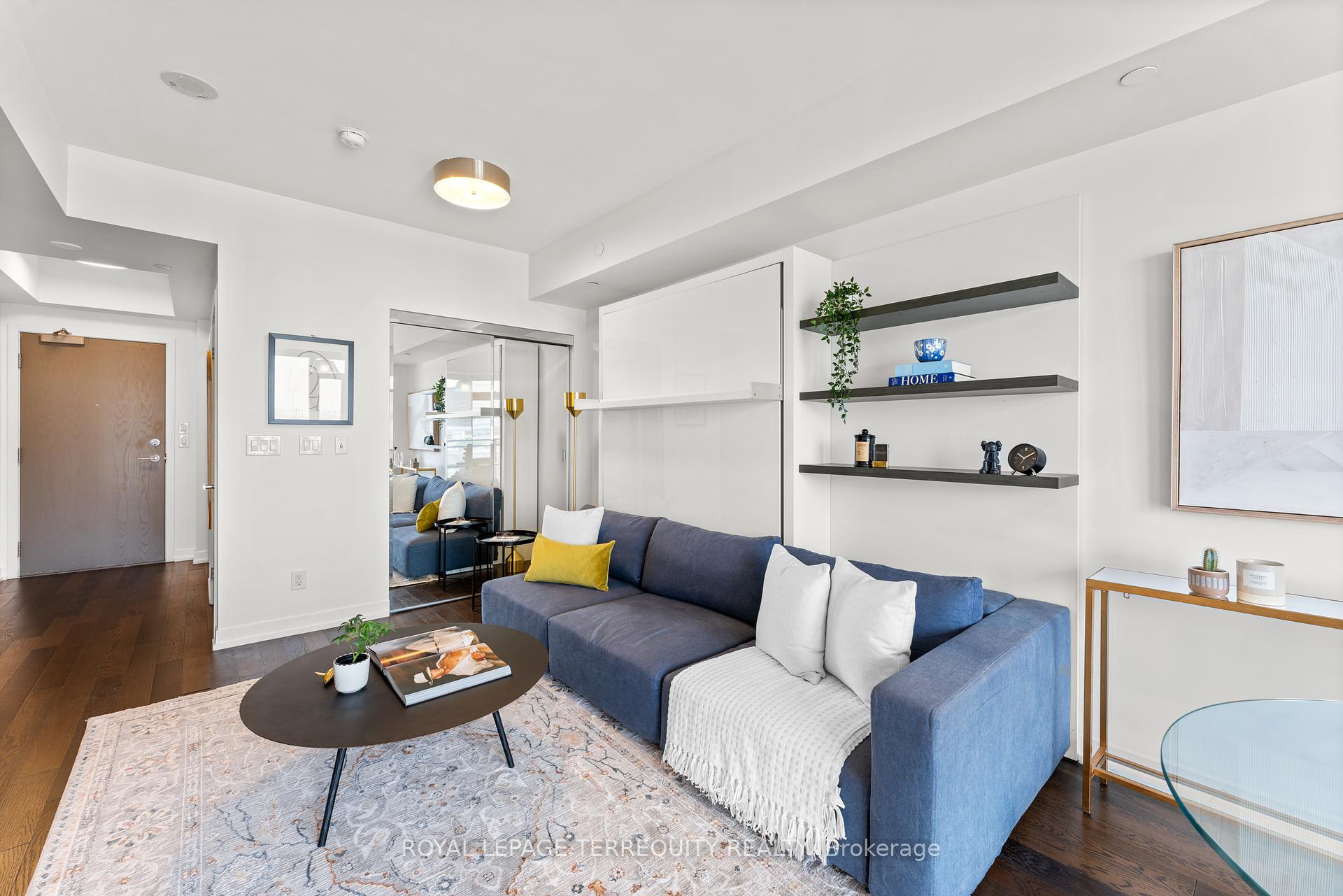 Photo 9 of Unit 4203, 21 Widmer Street, Toronto, Waterfront Communities — HOMEH