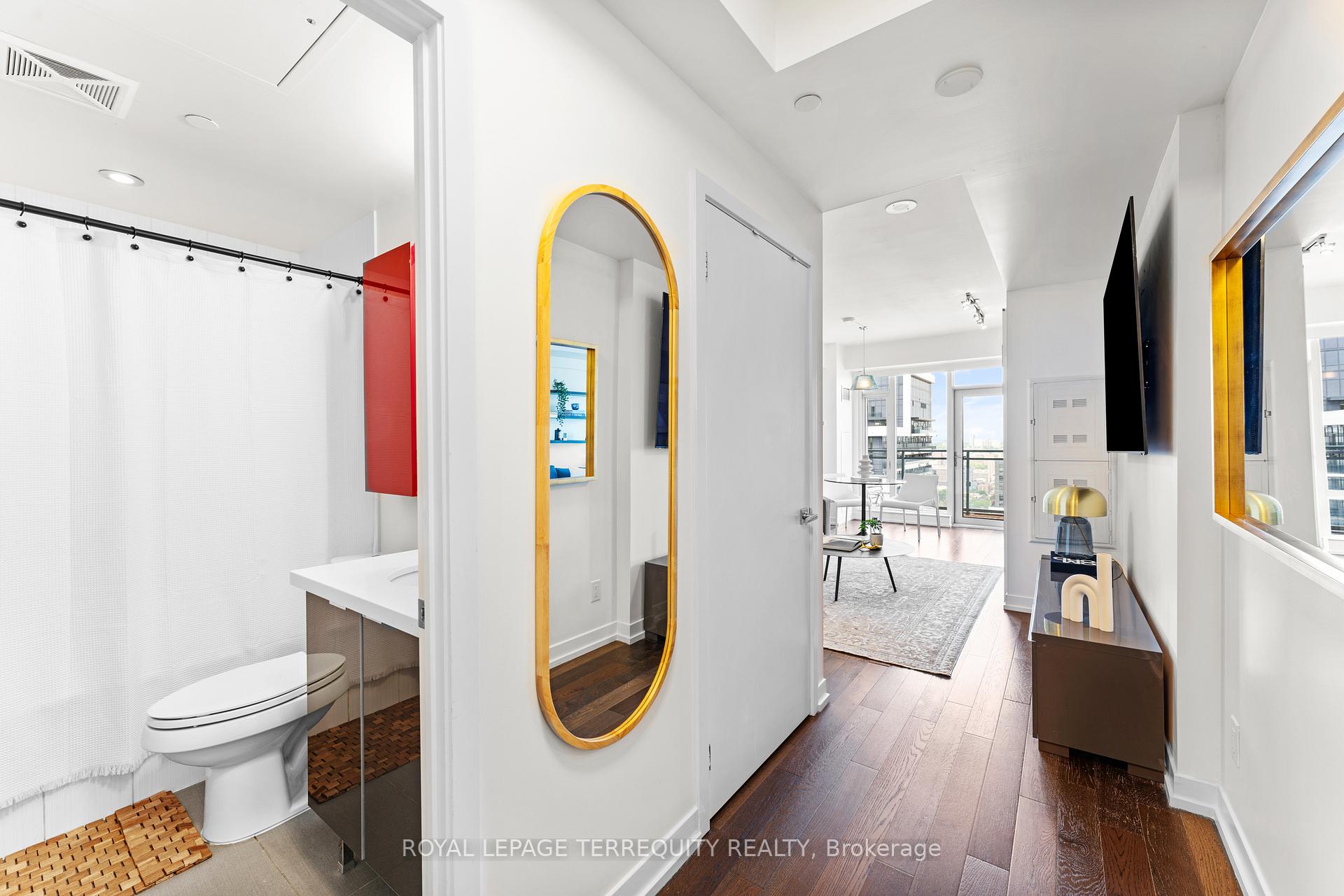 Photo 12 of Unit 4203, 21 Widmer Street, Toronto, Waterfront Communities — HOMEH