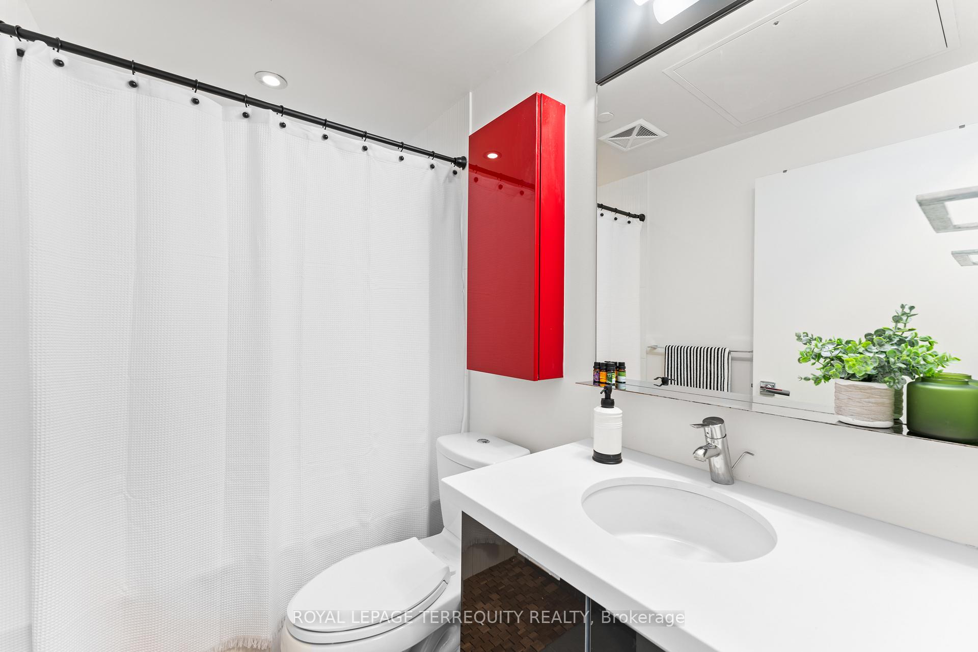 Photo 13 of Unit 4203, 21 Widmer Street, Toronto, Waterfront Communities — HOMEH