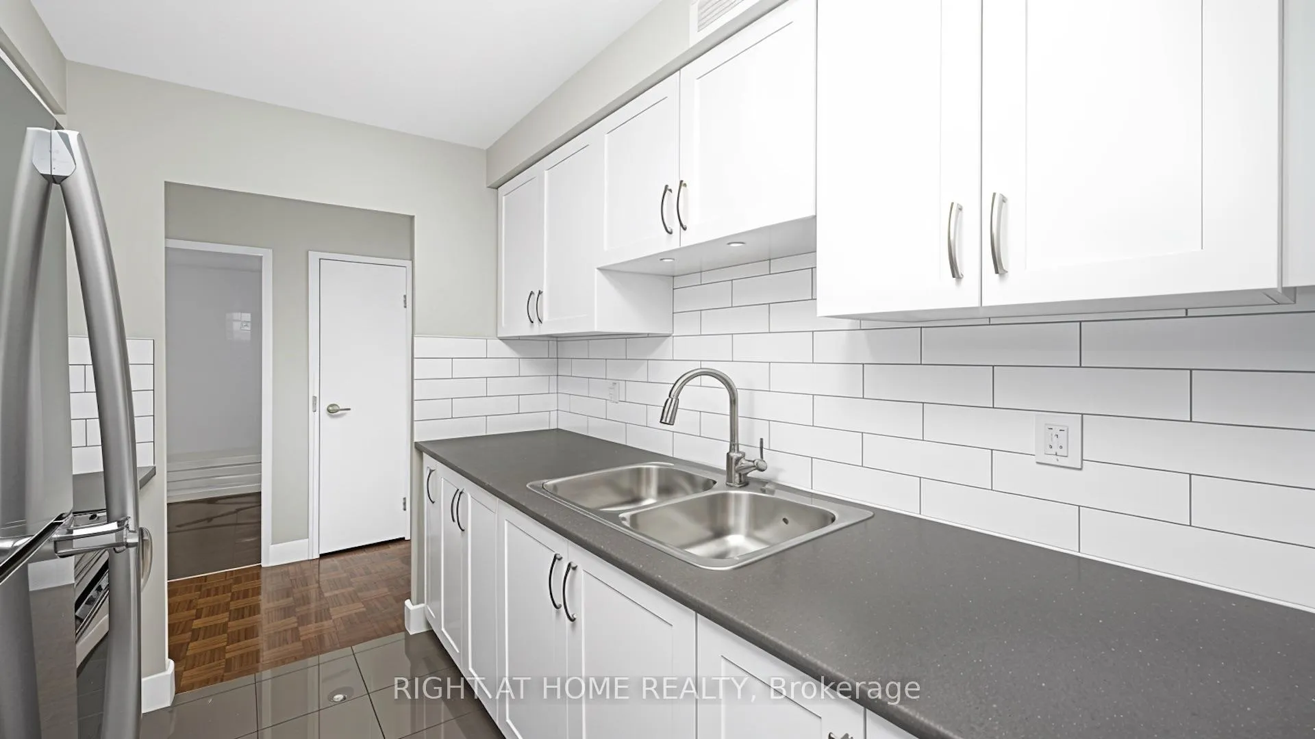 Photo 10 of Unit 1002, 133 Herkimer Street, Hamilton, Durand — HOMEH