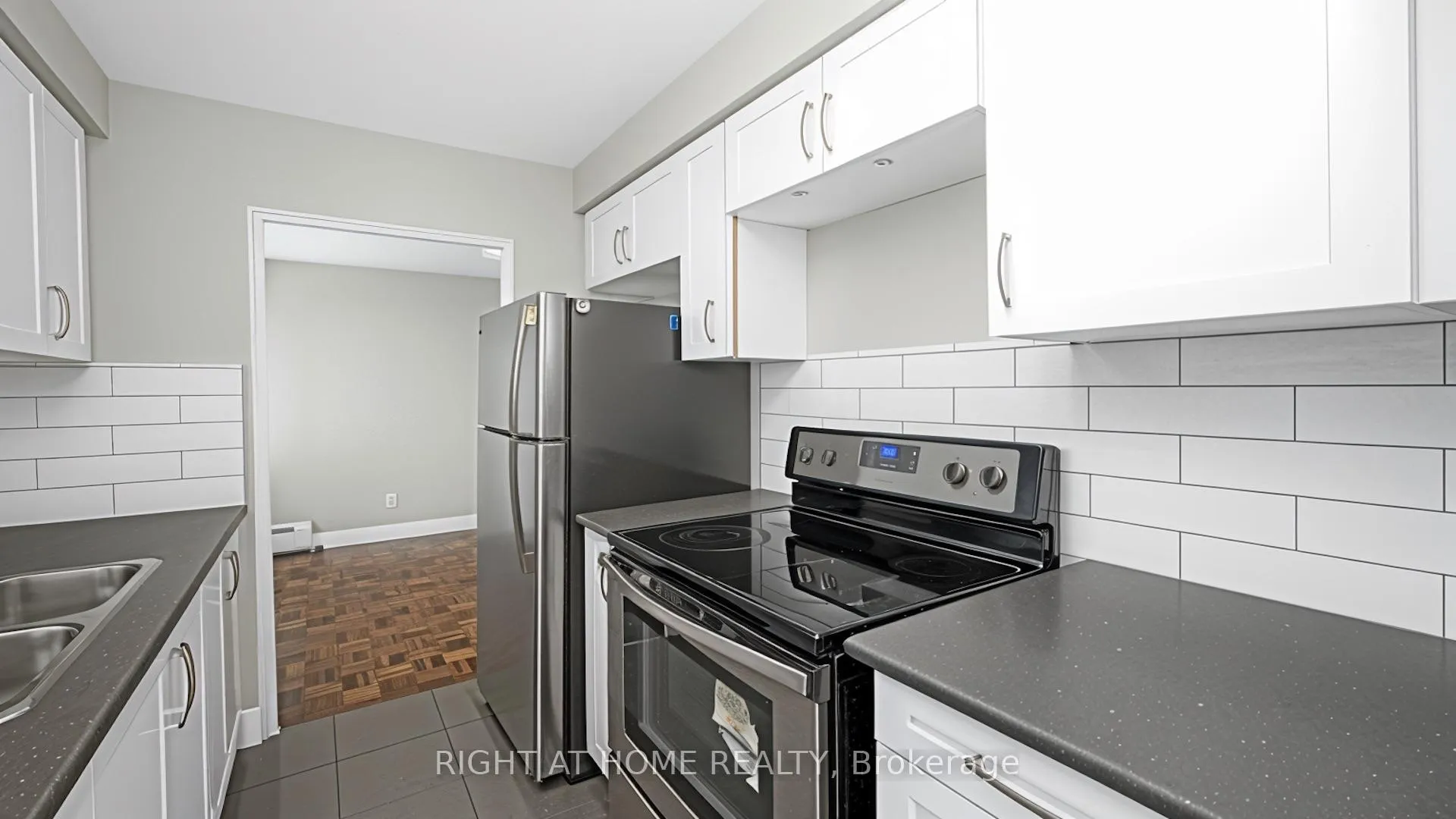 Photo 11 of Unit 1002, 133 Herkimer Street, Hamilton, Durand — HOMEH