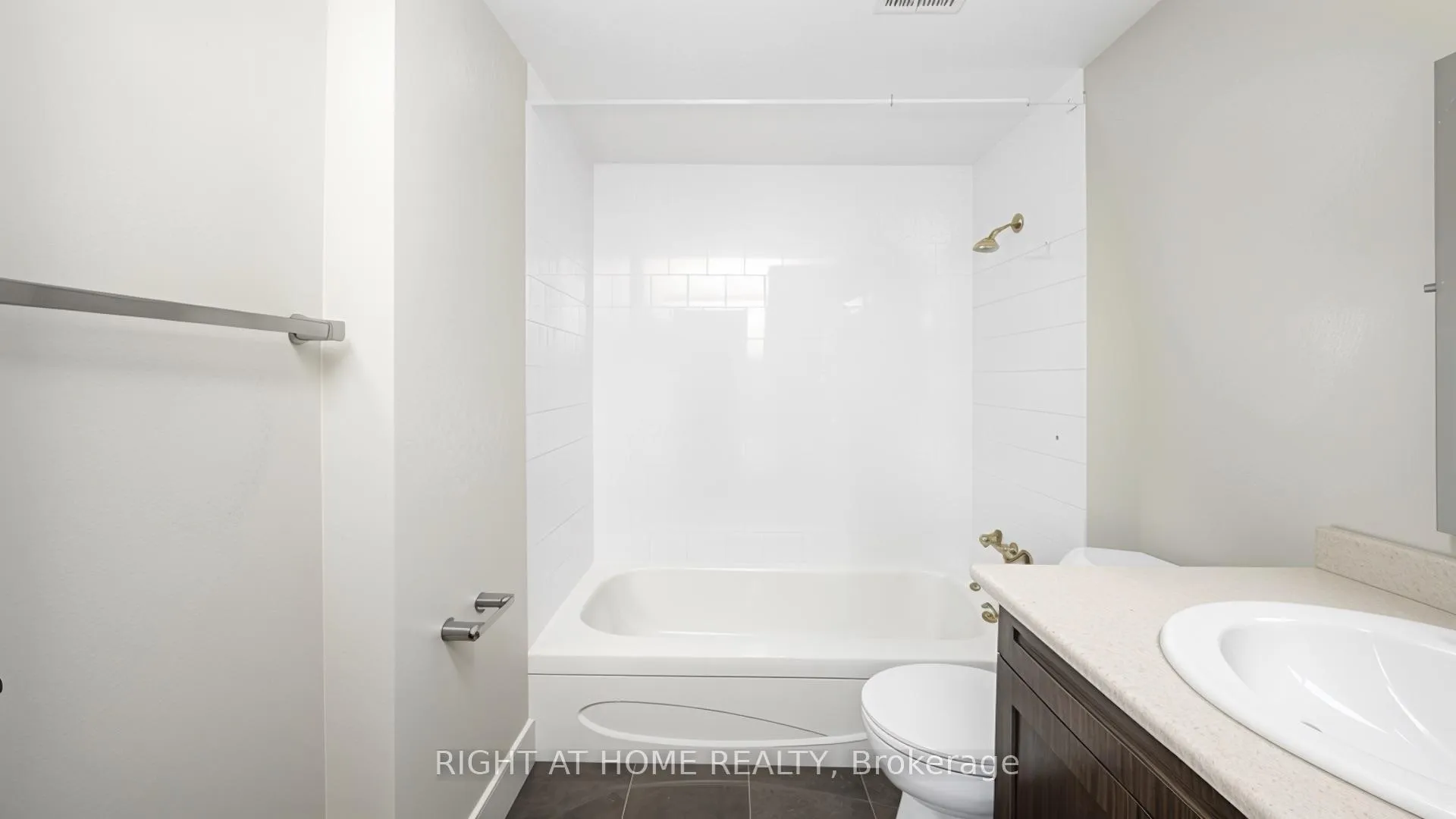 Photo 15 of Unit 1002, 133 Herkimer Street, Hamilton, Durand — HOMEH