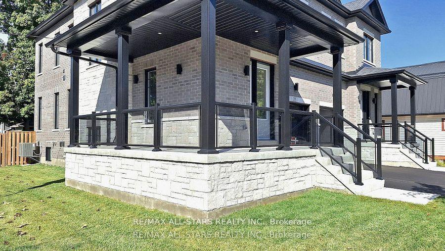 Photo 5 of 50 Third Avenue S, Uxbridge — HOMEH