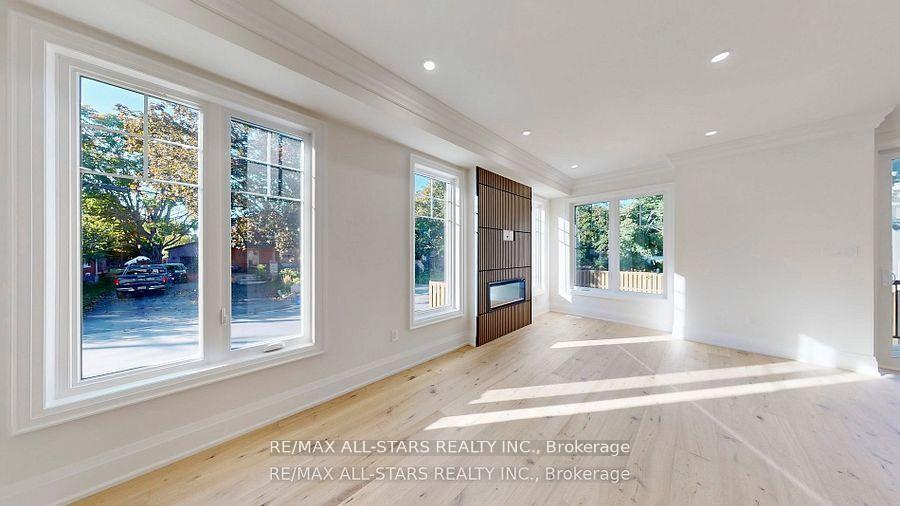 Photo 8 of 50 Third Avenue S, Uxbridge — HOMEH