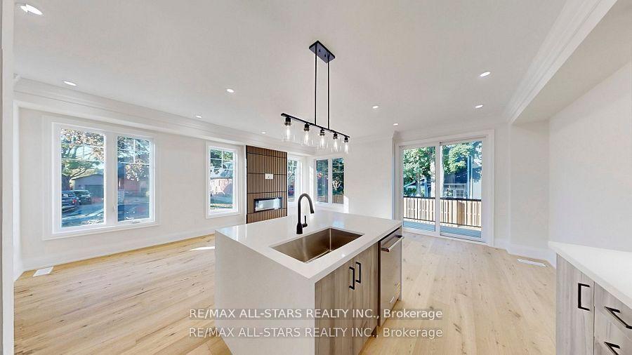 Photo 12 of 50 Third Avenue S, Uxbridge — HOMEH