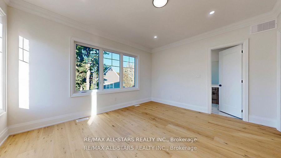 Photo 22 of 50 Third Avenue S, Uxbridge — HOMEH