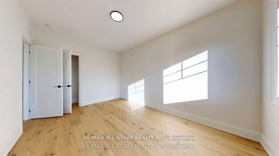 Photo 29 of 50 Third Avenue S, Uxbridge — HOMEH