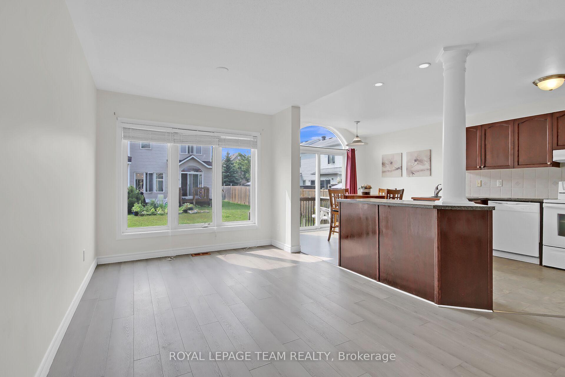 Photo 4 of 159 Tacom Circle, Ottawa, Barrhaven - Strandherd — HOMEH