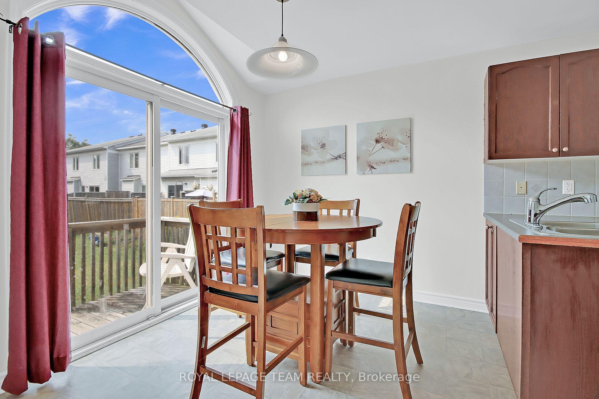 Photo 5 of 159 Tacom Circle, Ottawa, Barrhaven - Strandherd — HOMEH