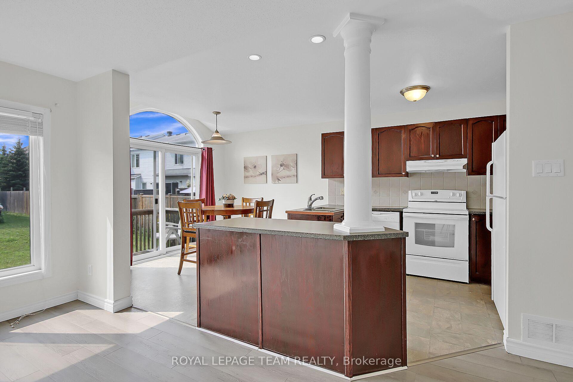 Photo 6 of 159 Tacom Circle, Ottawa, Barrhaven - Strandherd — HOMEH