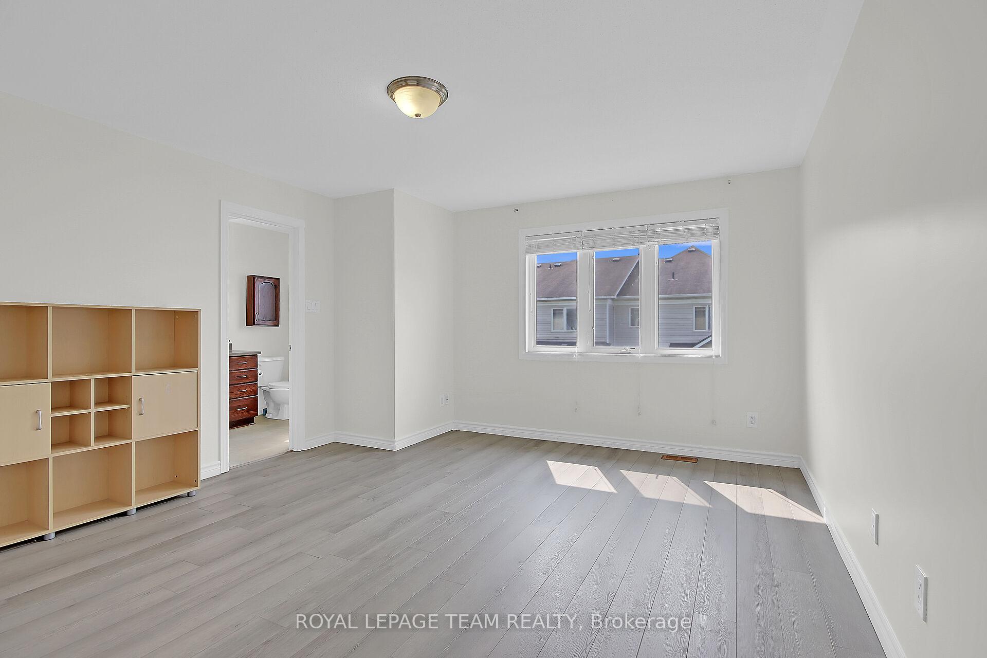 Photo 7 of 159 Tacom Circle, Ottawa, Barrhaven - Strandherd — HOMEH