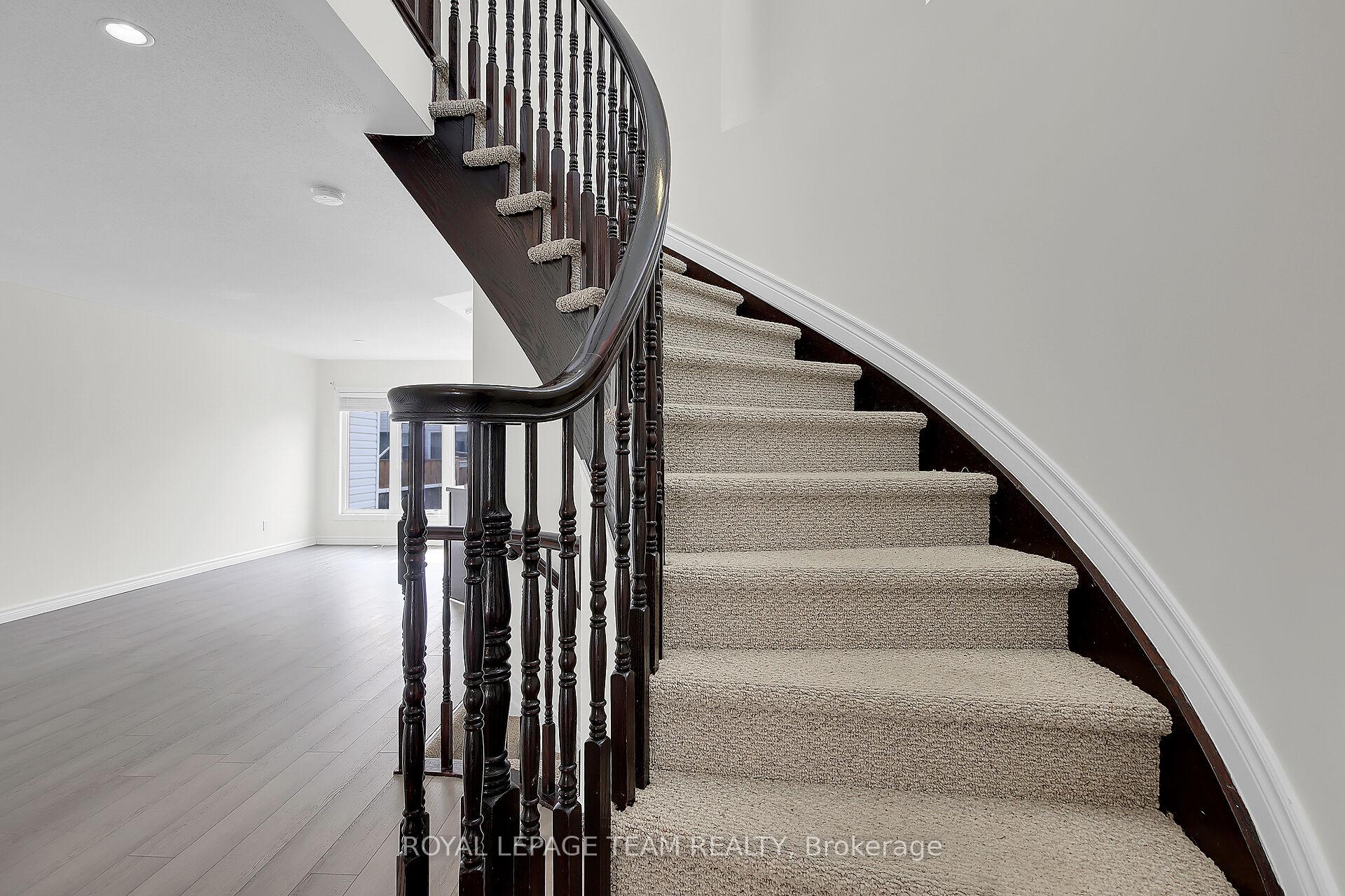 Photo 11 of 159 Tacom Circle, Ottawa, Barrhaven - Strandherd — HOMEH