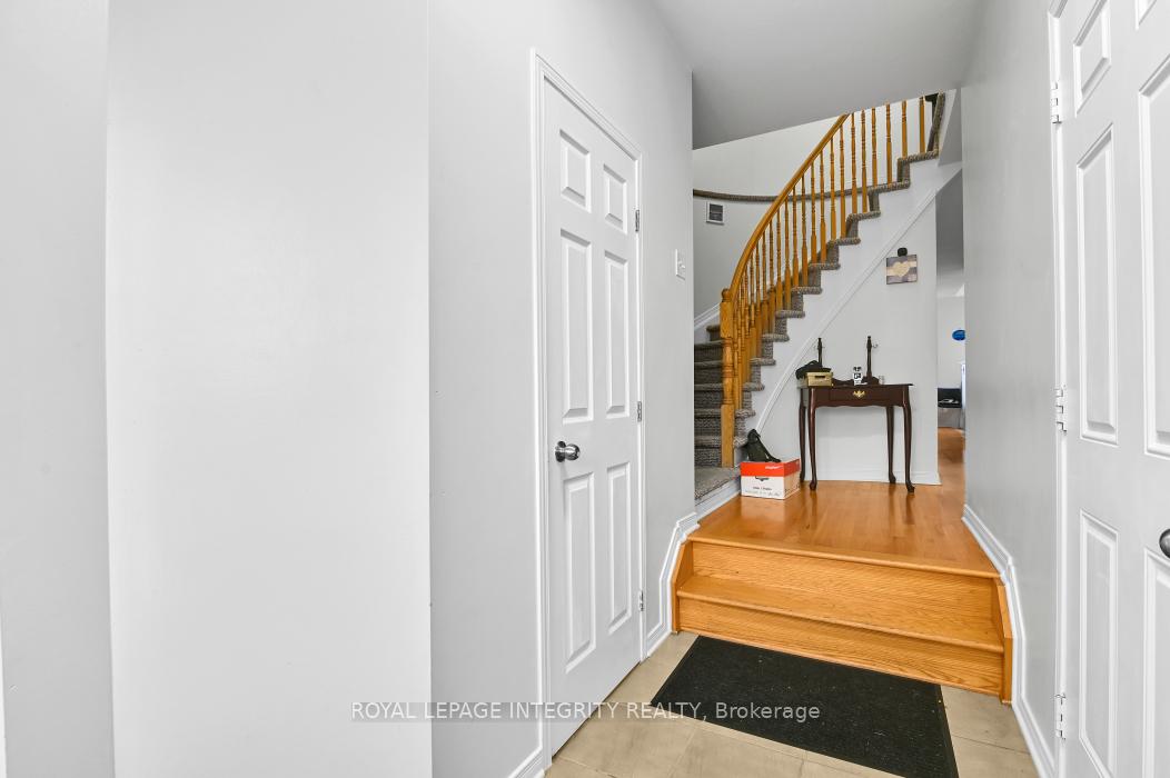 Photo 4 of 161 Romina Street, Ottawa, Kanata - Emerald Meadows/Trailwest — HOMEH