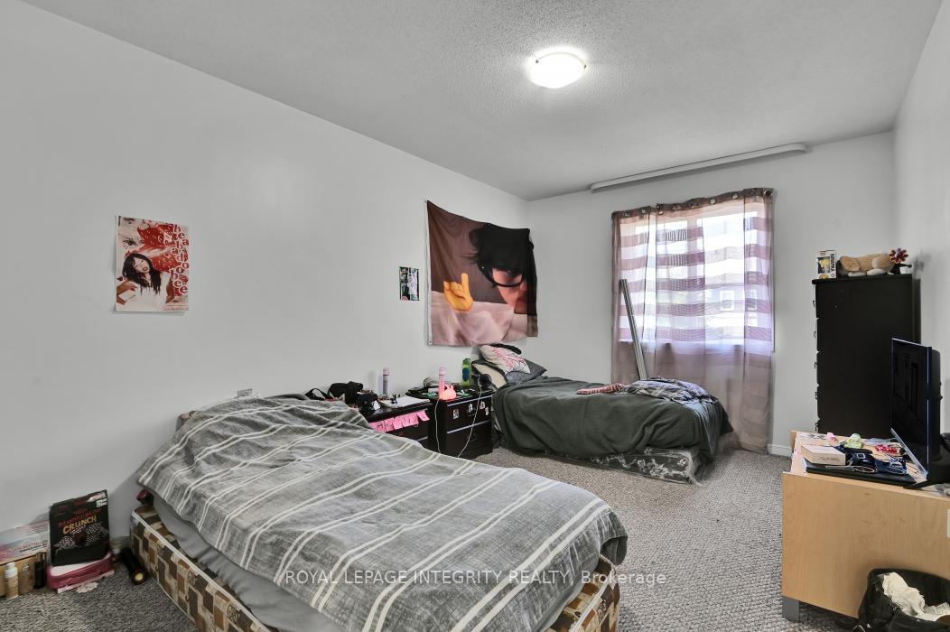 Photo 10 of 161 Romina Street, Ottawa, Kanata - Emerald Meadows/Trailwest — HOMEH