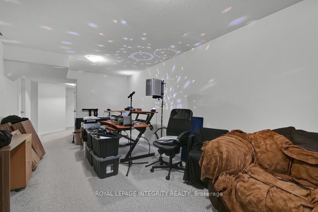 Photo 17 of 161 Romina Street, Ottawa, Kanata - Emerald Meadows/Trailwest — HOMEH