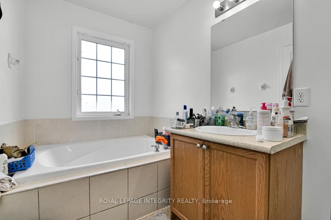 Photo 22 of 161 Romina Street, Ottawa, Kanata - Emerald Meadows/Trailwest — HOMEH