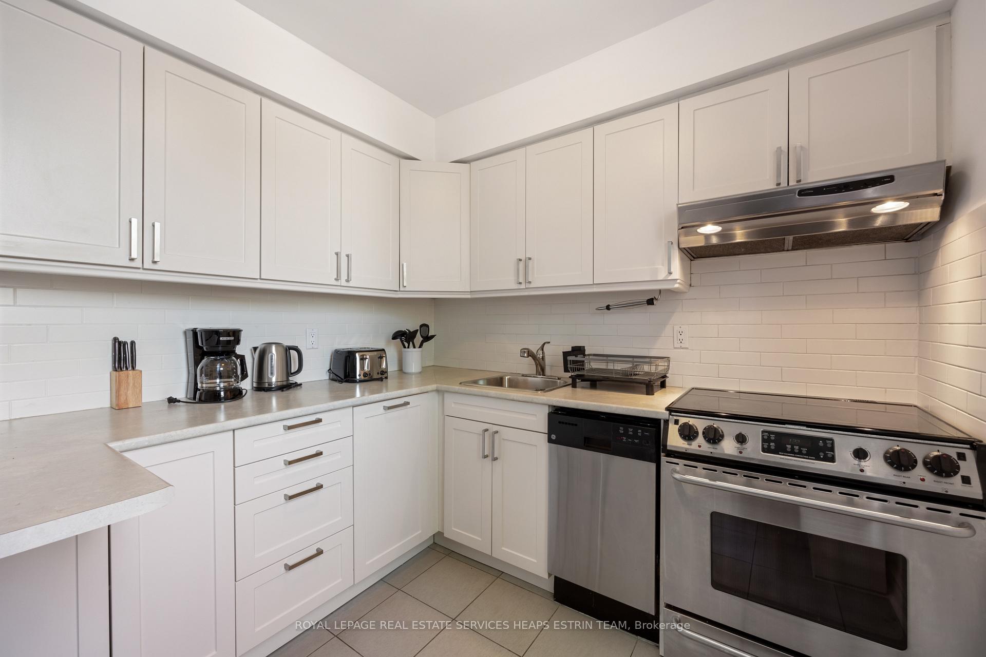 Photo 9 of Unit 2nd,3rd, 124 Argyle Street, Toronto, Trinity-Bellwoods — HOMEH