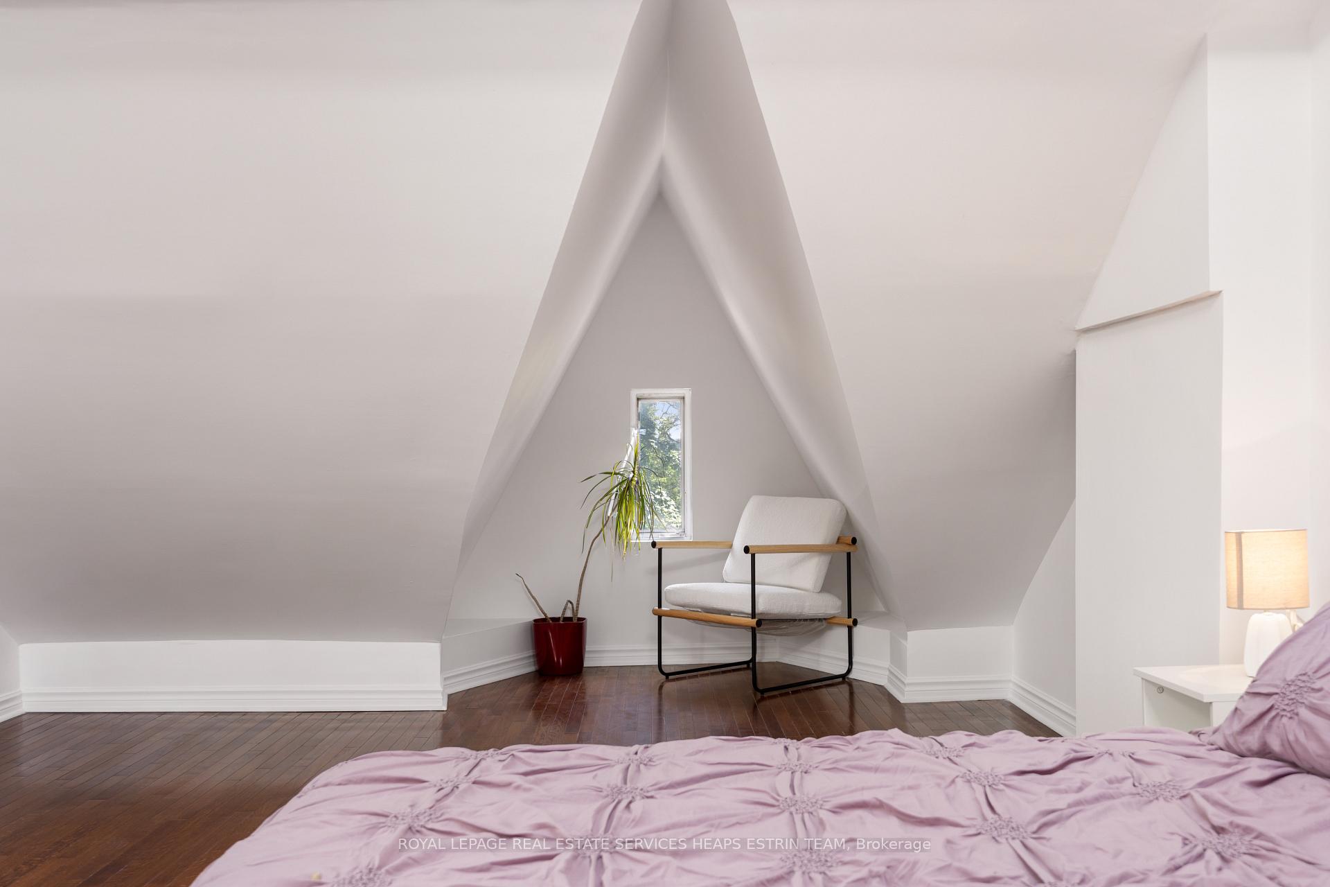 Photo 17 of Unit 2nd,3rd, 124 Argyle Street, Toronto, Trinity-Bellwoods — HOMEH
