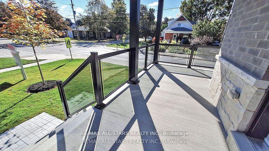 Photo 5 of 48 Third Avenue S, Uxbridge — HOMEH