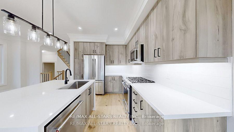Photo 11 of 48 Third Avenue S, Uxbridge — HOMEH