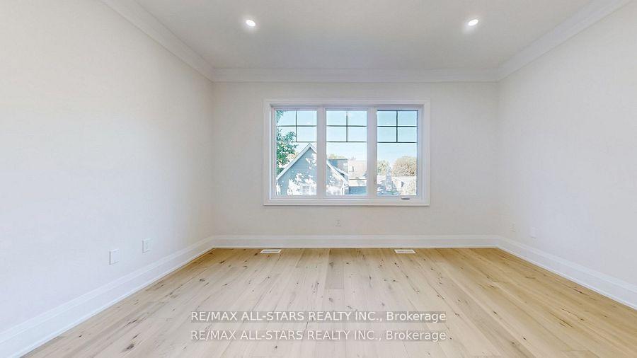 Photo 17 of 48 Third Avenue S, Uxbridge — HOMEH
