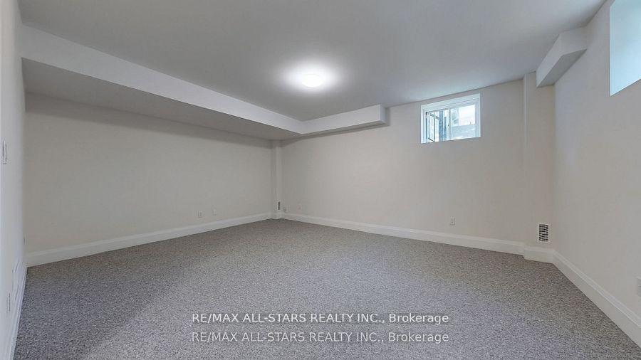 Photo 29 of 48 Third Avenue S, Uxbridge — HOMEH