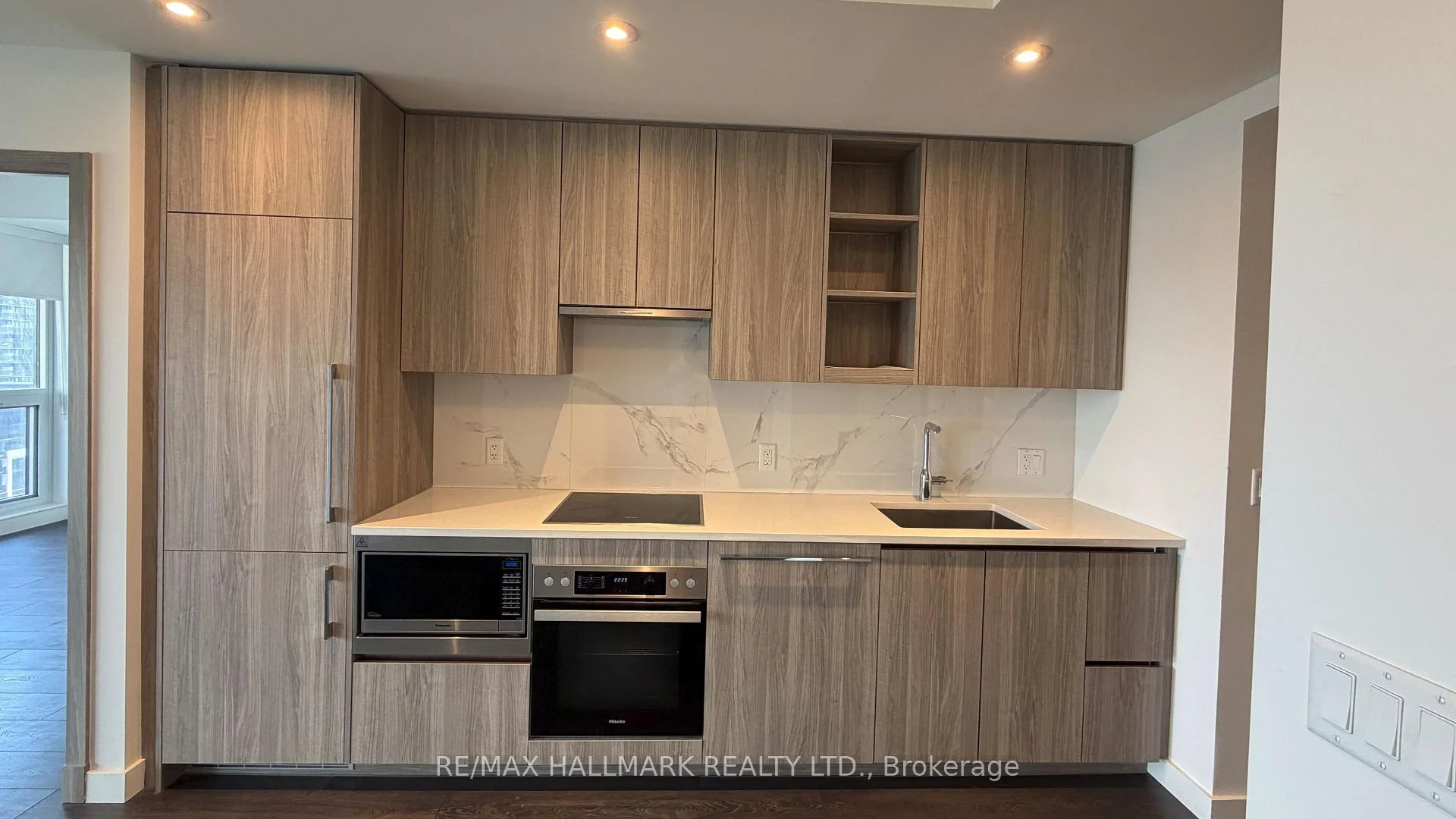 Photo 5 of Unit 1211, 27 Mcmahon Drive, North York, Bayview Village — HOMEH