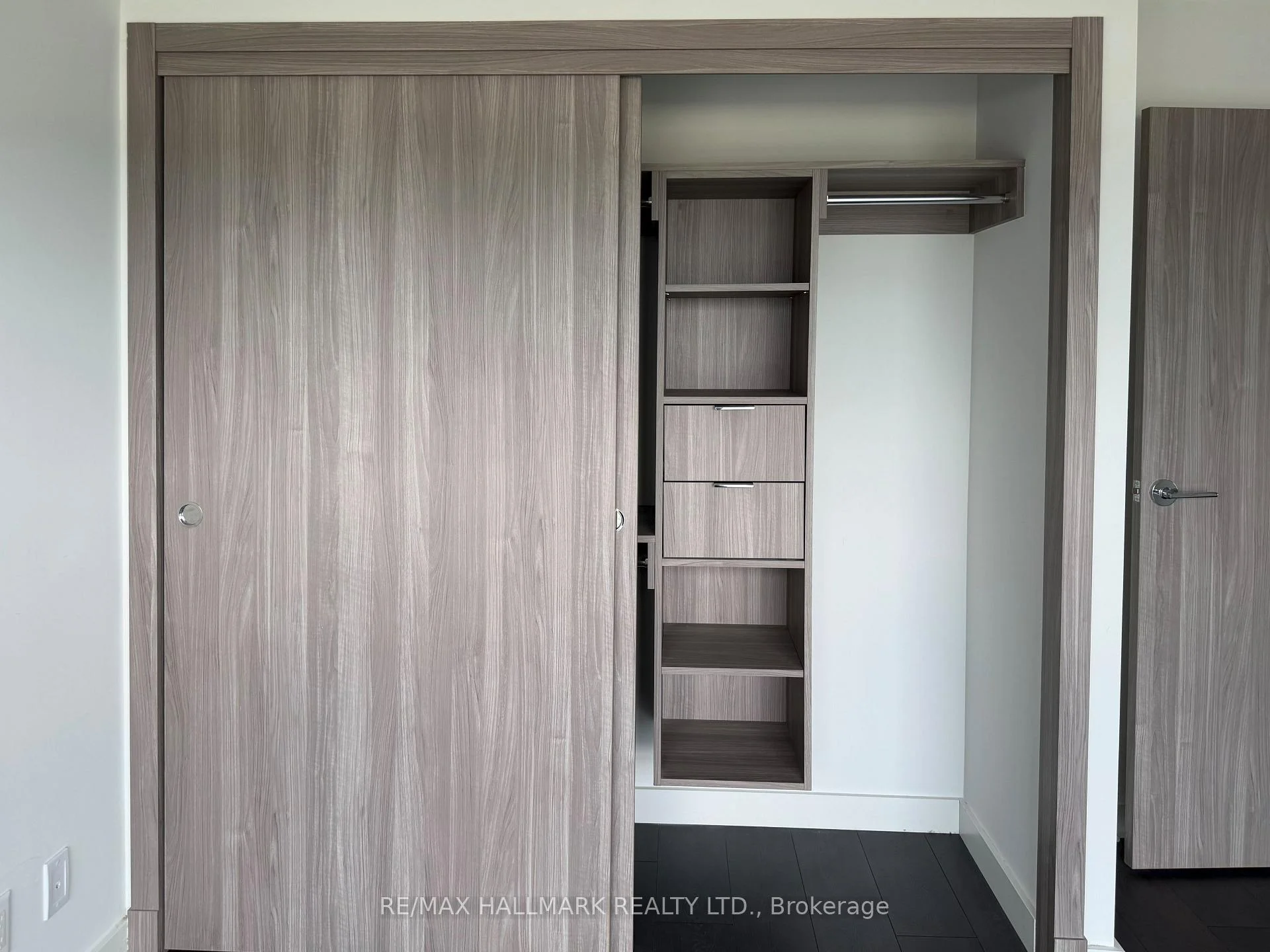 Photo 13 of Unit 1211, 27 Mcmahon Drive, North York, Bayview Village — HOMEH