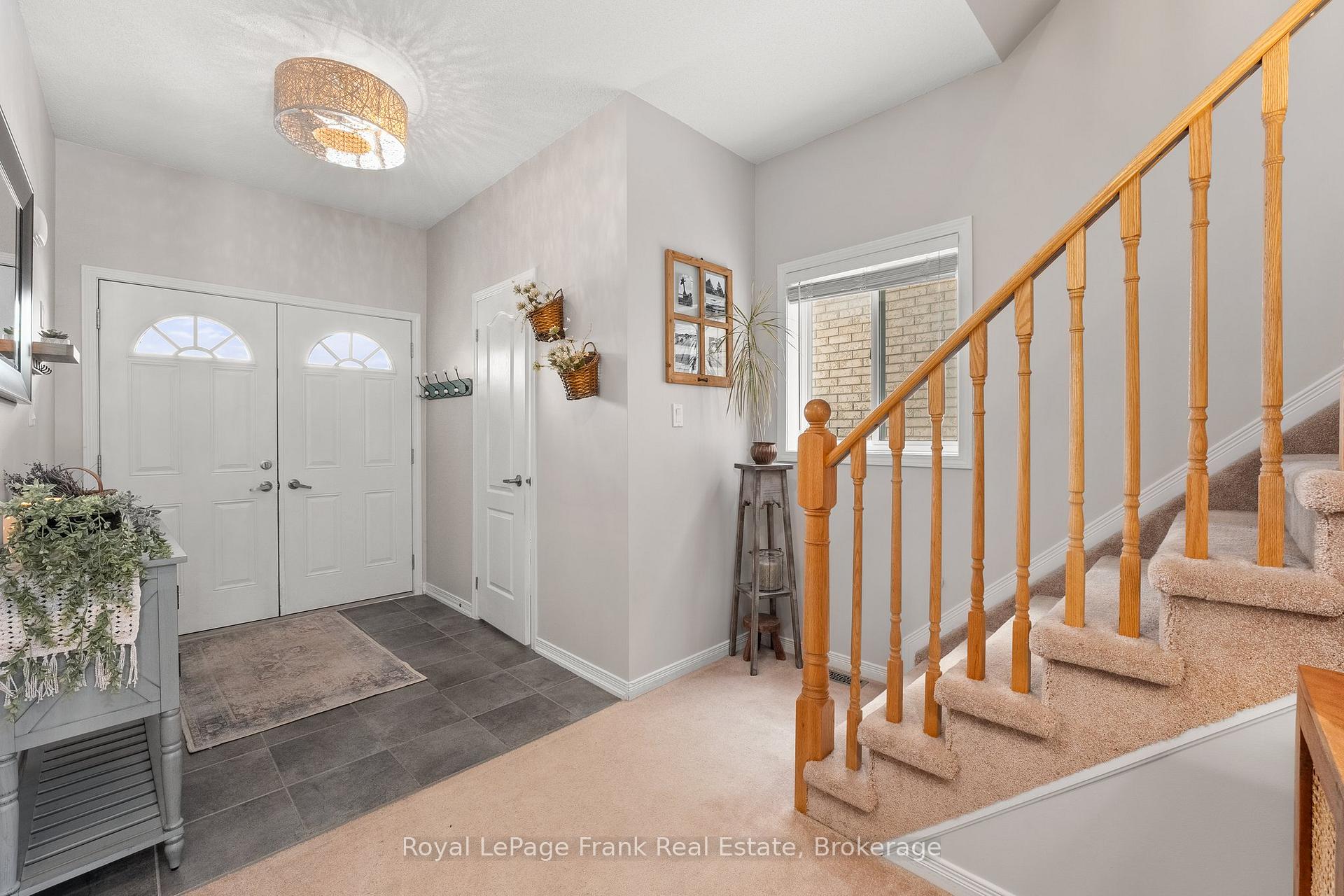 Photo 3 of 2086 Galloway Street, Innisfil, Alcona — HOMEH
