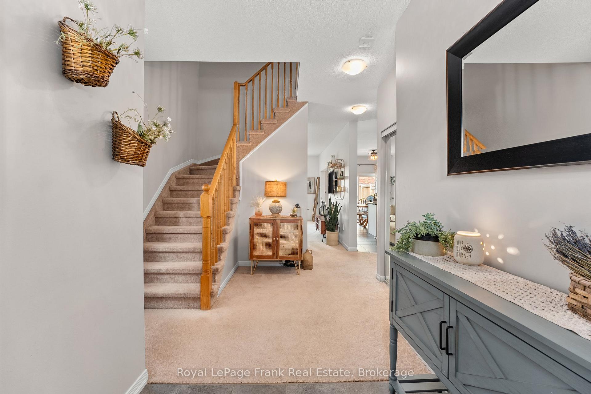 Photo 5 of 2086 Galloway Street, Innisfil, Alcona — HOMEH