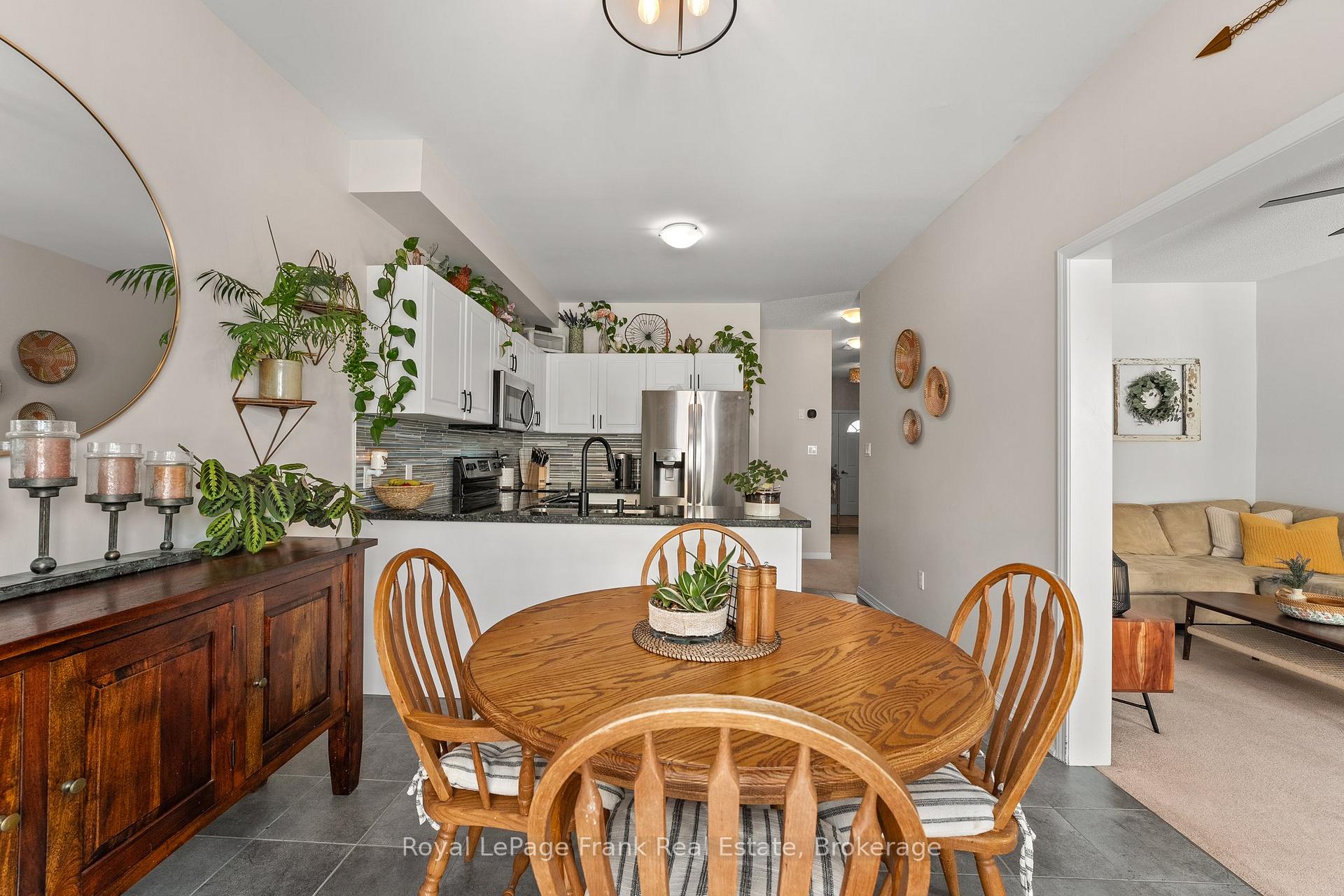 Photo 11 of 2086 Galloway Street, Innisfil, Alcona — HOMEH