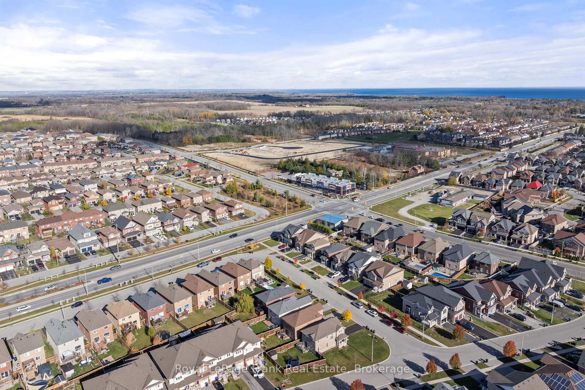 Photo 43 of 2086 Galloway Street, Innisfil, Alcona — HOMEH