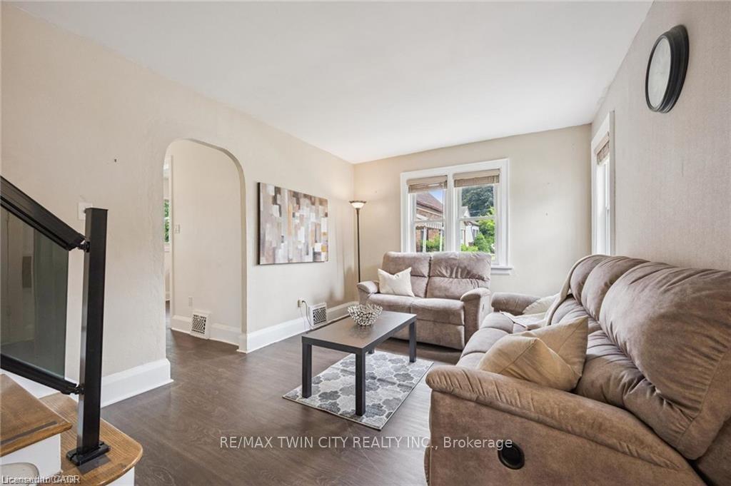 Photo 3 of 148 Waterloo Street, Waterloo, Mount Hope Huron Park — HOMEH