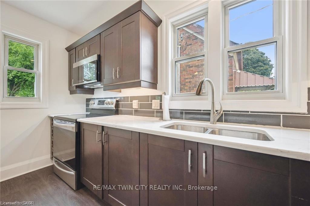Photo 12 of 148 Waterloo Street, Waterloo, Mount Hope Huron Park — HOMEH