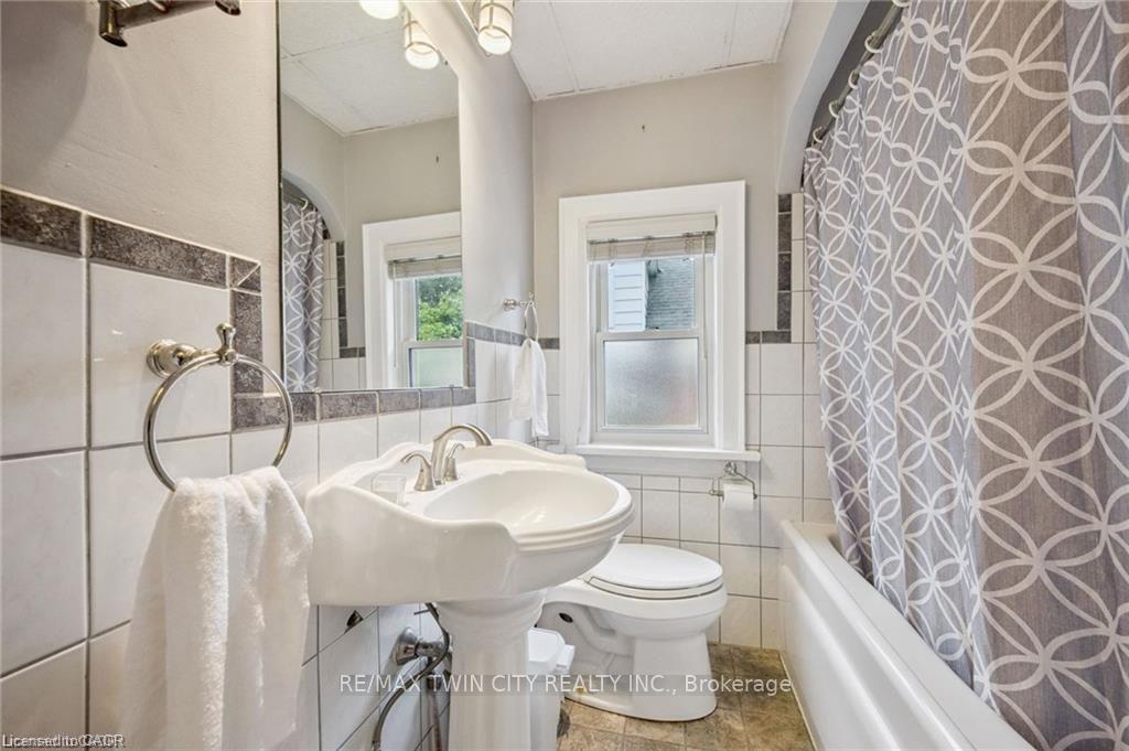 Photo 17 of 148 Waterloo Street, Waterloo, Mount Hope Huron Park — HOMEH