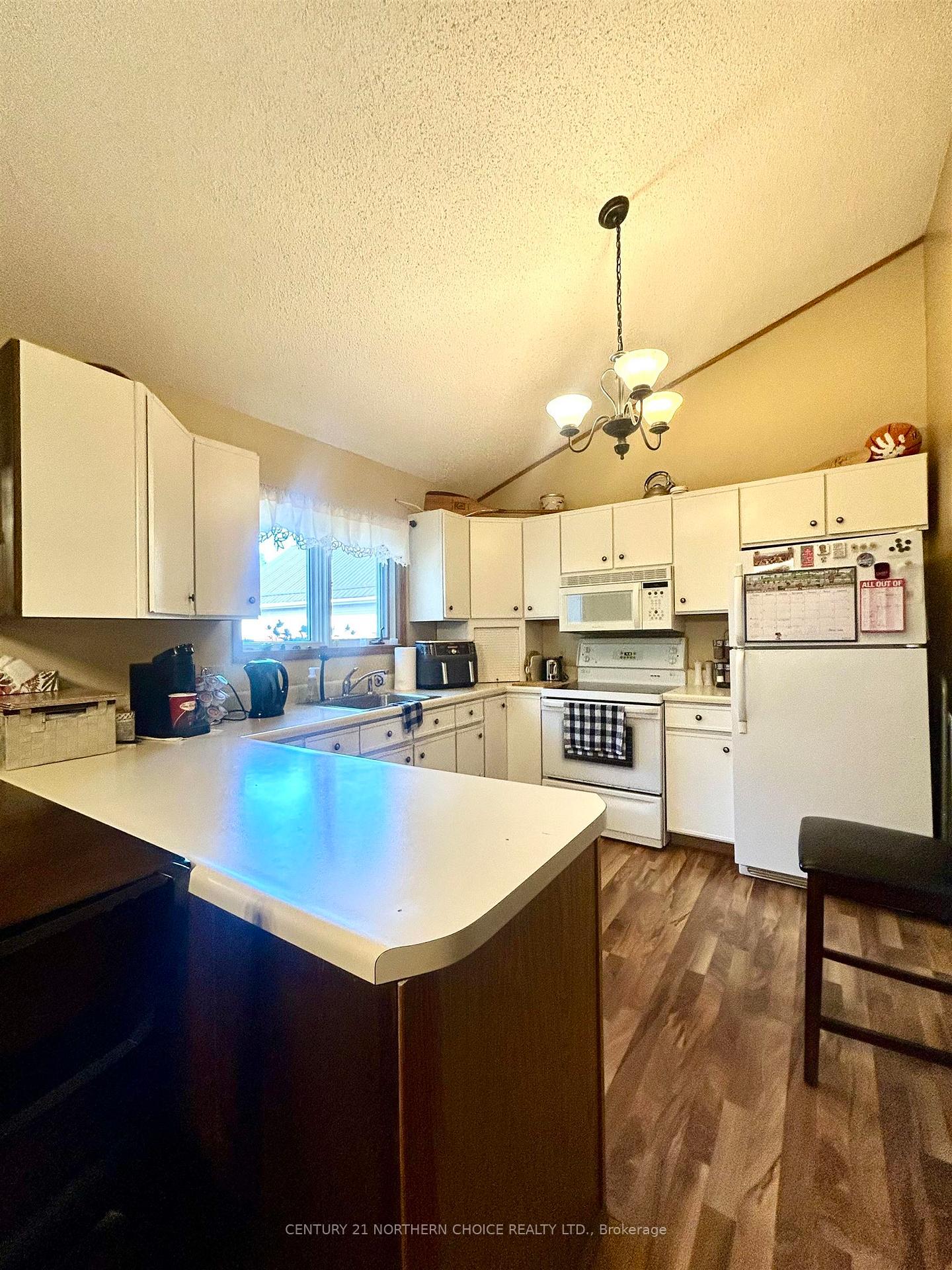 Photo 5 of 626 Second Street West, Fort Frances — HOMEH