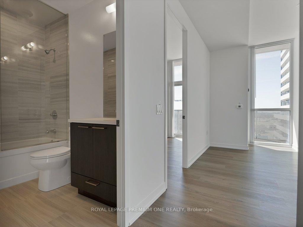 Photo 3 of Unit 605, 225 Commerce Street, Vaughan, Vaughan Corporate Centre — HOMEH