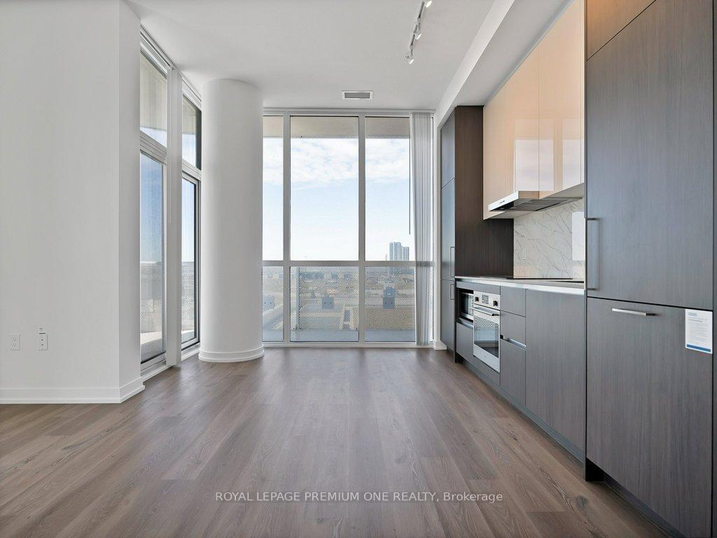 Photo 5 of Unit 605, 225 Commerce Street, Vaughan, Vaughan Corporate Centre — HOMEH