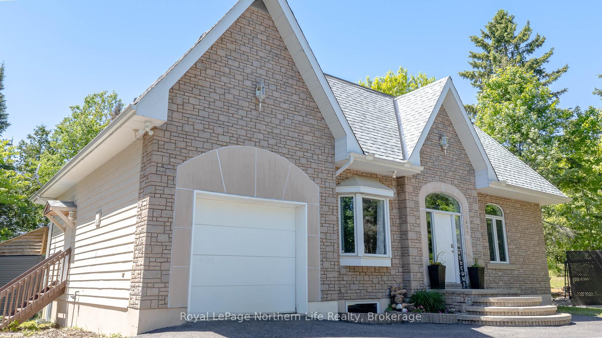 Photo 3 of 421 Collins Drive, North Bay, Airport — HOMEH