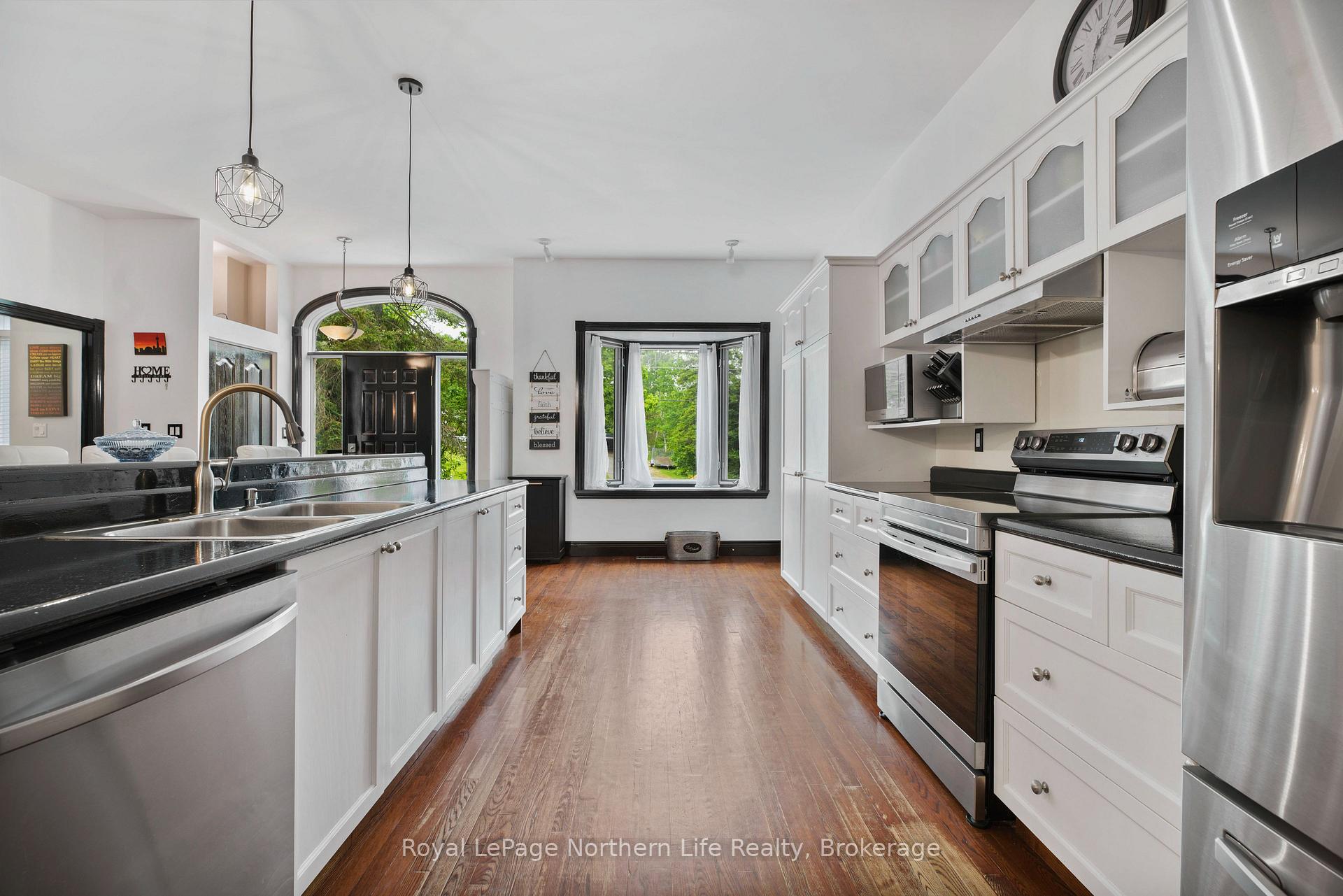 Photo 10 of 421 Collins Drive, North Bay, Airport — HOMEH