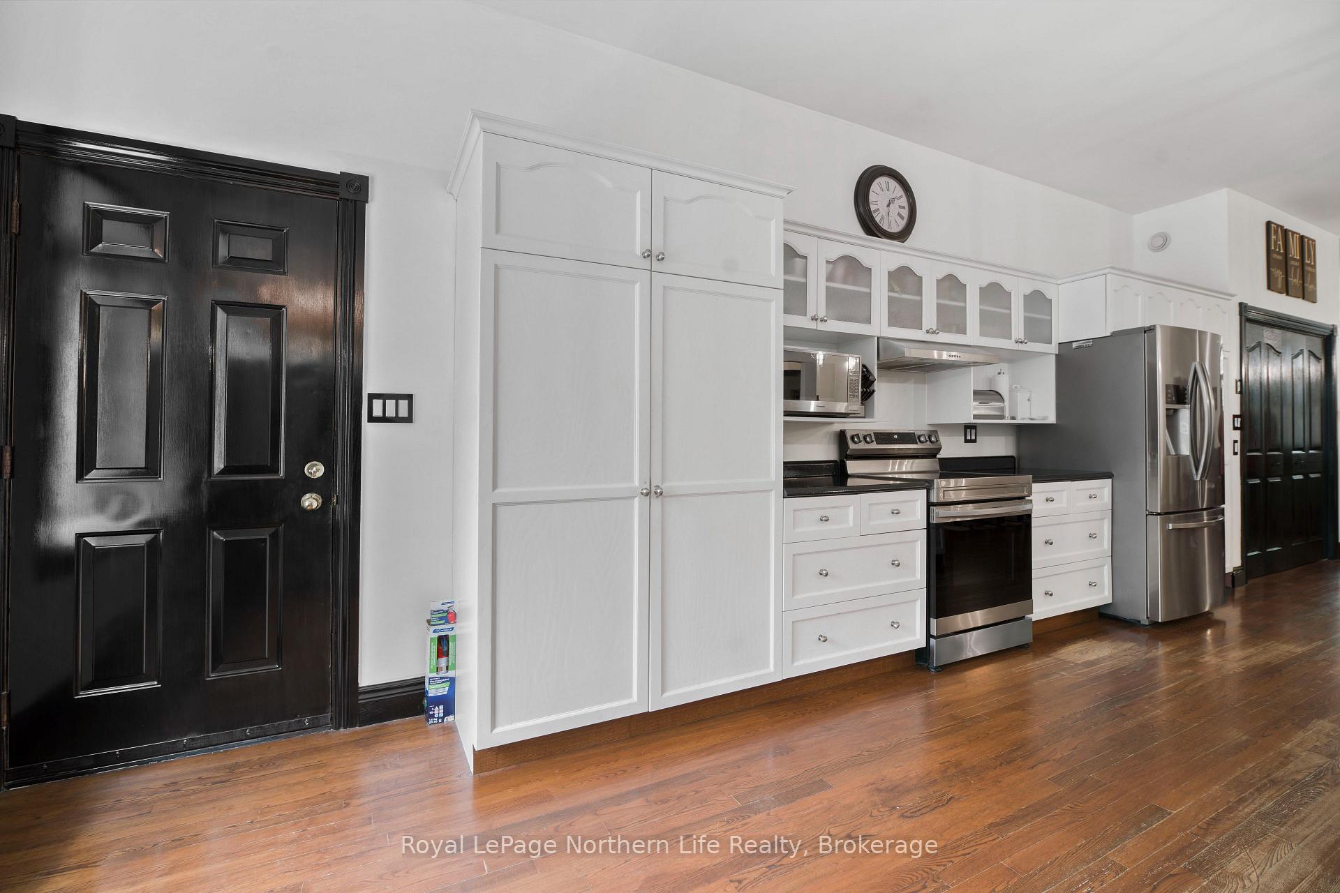 Photo 11 of 421 Collins Drive, North Bay, Airport — HOMEH
