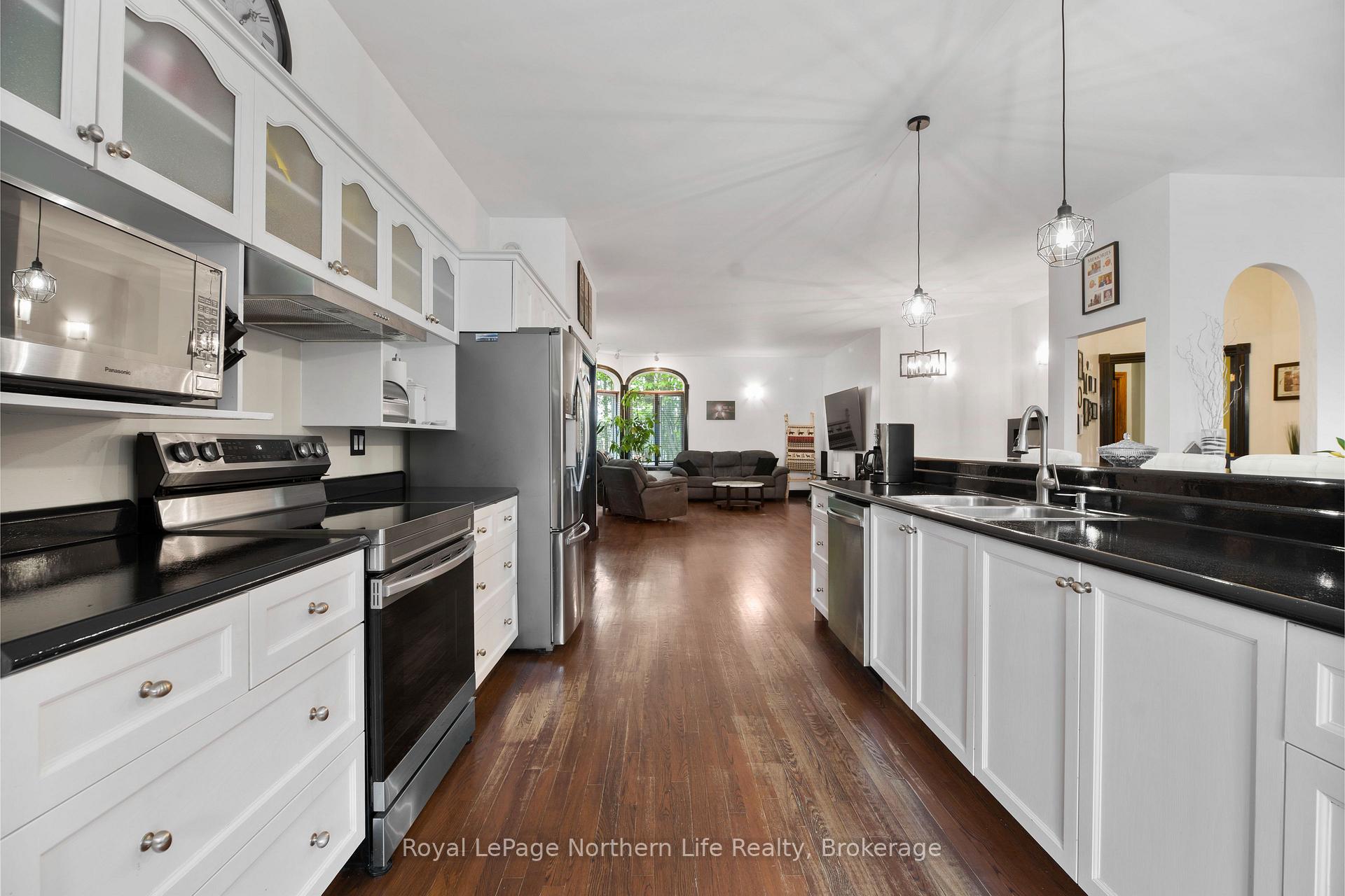 Photo 12 of 421 Collins Drive, North Bay, Airport — HOMEH