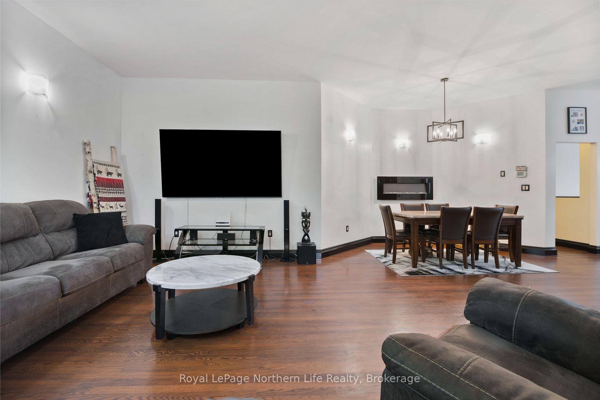 Photo 17 of 421 Collins Drive, North Bay, Airport — HOMEH