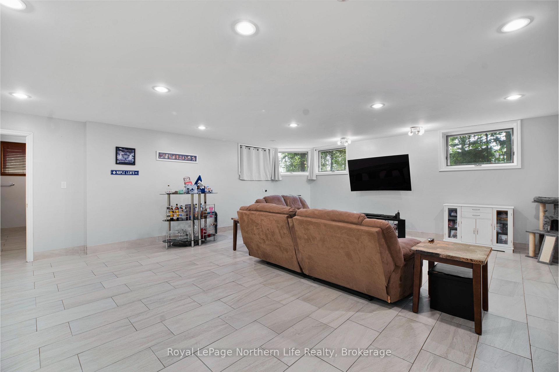 Photo 34 of 421 Collins Drive, North Bay, Airport — HOMEH