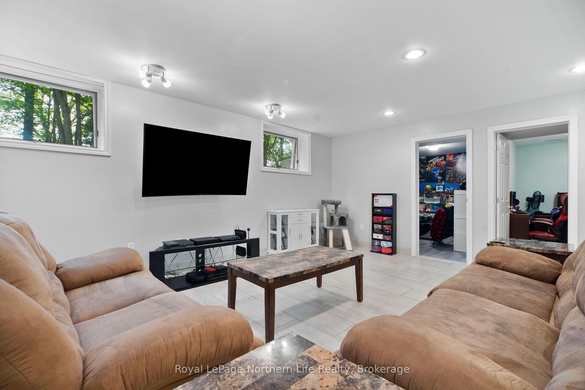 Photo 35 of 421 Collins Drive, North Bay, Airport — HOMEH